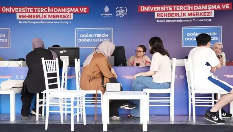İstanbul'da Öğrencilere Rehberlik Eden 24 Tercih Danışma Merkezi Açıldı!