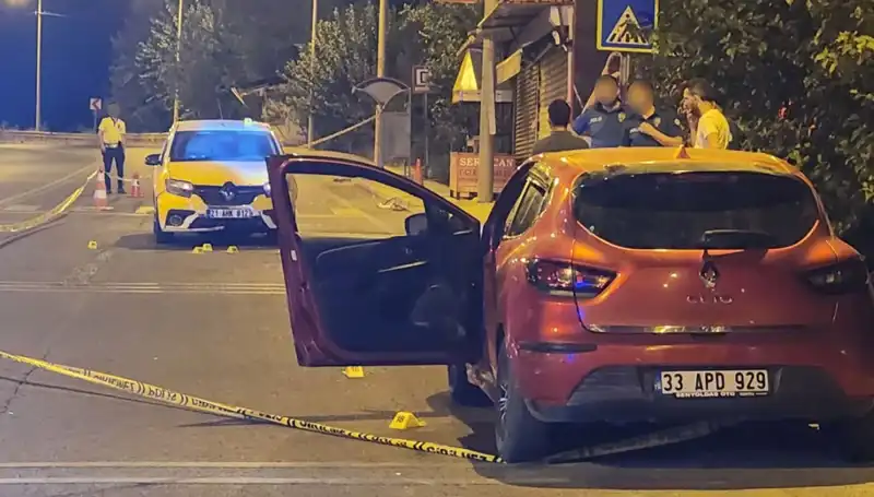 Birbirlerine Kurşun Yağdıran Otomobil Saldırısında 2 Kişi Hayatını Kaybetti