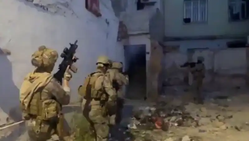75 İlde Yapılan Dev Uyuşturucu Operasyonunda 2.311 Şüpheli Yakalandı!