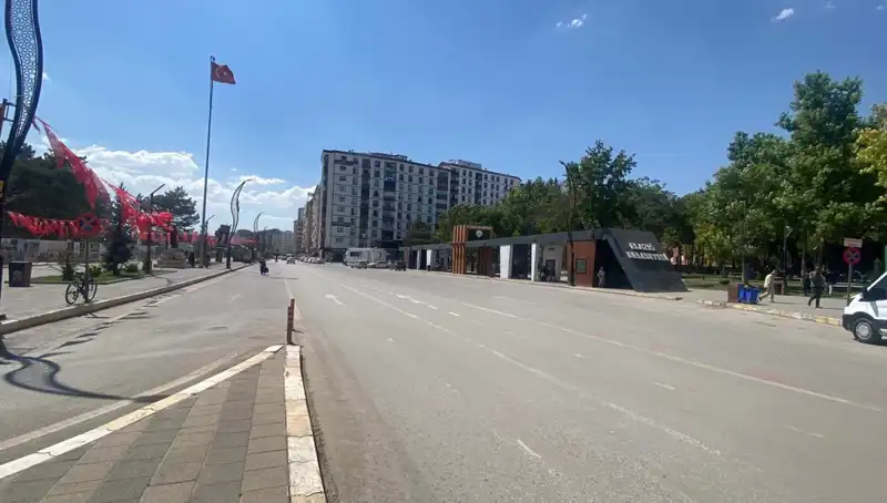 Elazığ'da Sokaklar Boş Kaldı: Kentsel Değişim Ne Anlama Geliyor?