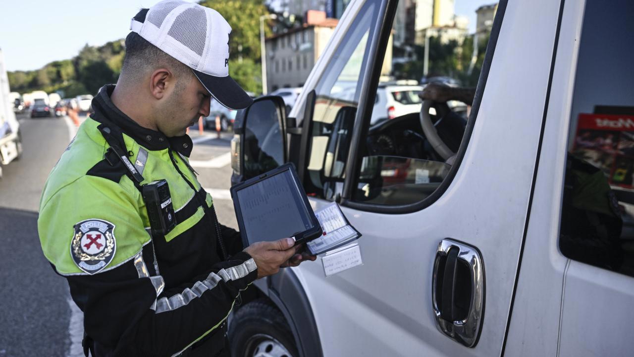 Okul servislerine yapılan sıkı denetimler devam ediyor