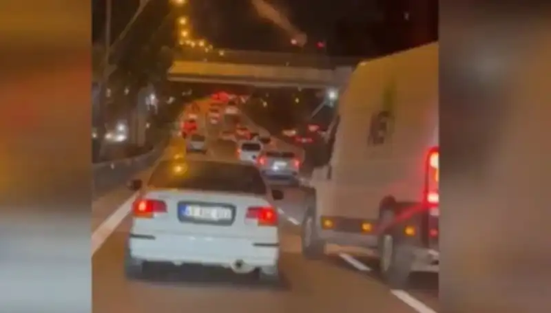 Tuzla'da Feci Kaza: Makas Atarak Kaçan Sürücü Tutuklandı!