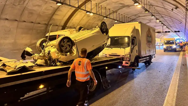 Kuzey Marmara Otoyolu'nda Kaza! Otomobil ile Kamyonet Çarpıştı, Yaralılar Var