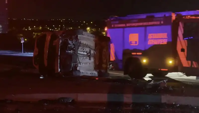 Havalimanı Yolunda Kazanın Ayrıntıları: Takla Atan Araçta 6 Yaralı
