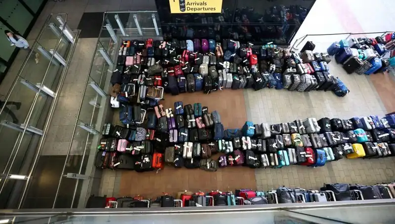 Havalimanında Panik Anları: 2 Yaşındaki Çocuk Bagaj Bandında Kayboldu!
