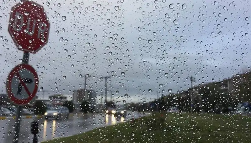 Meteoroloji'den Üç Büyük Şehir İçin Kuvvetli Sağanak Yağış Uyarısı Yapıldı