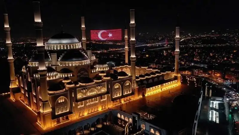 Kuraklık ve Şehitler İçin Birlikte Dualar Etmek İçin Buluşacağız