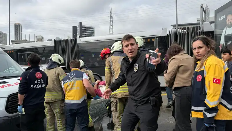 Metrobüs Kazası Şehrin Kalbini Sarstı: Ölü ve Yaralılar Varsayısı
