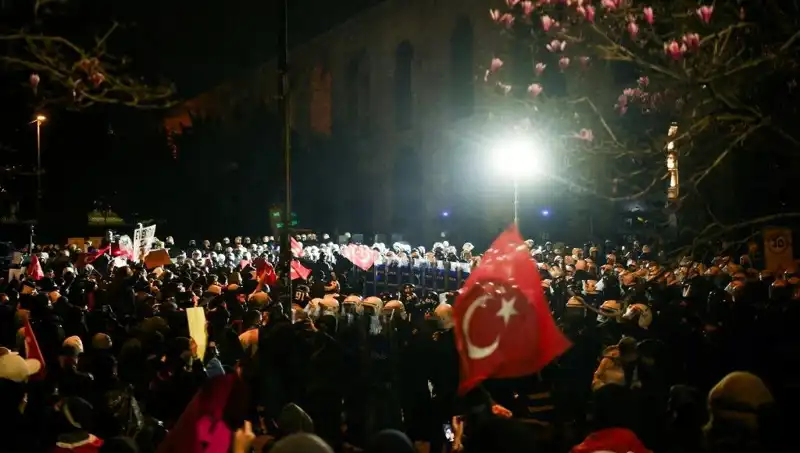 Gazetecilere Tahliye Kararı: Gösteri Olayları ve Medyanın Rolü