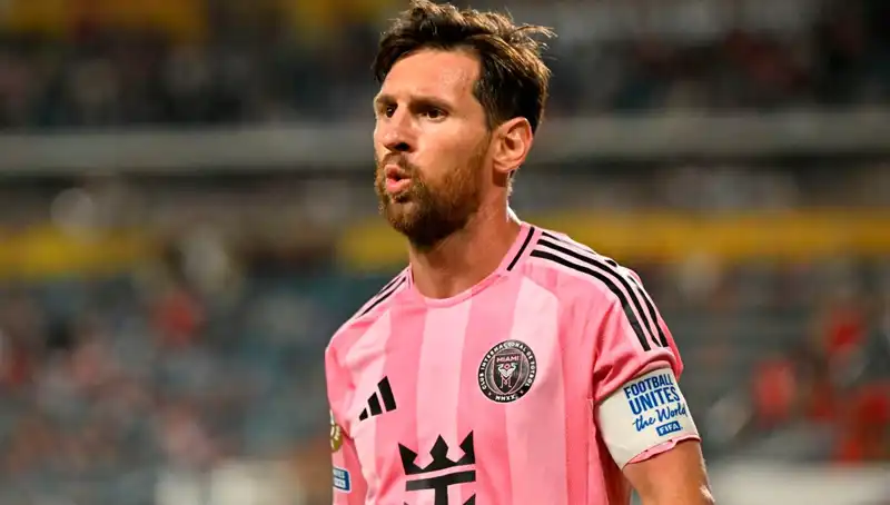 Messi'nin İlk Maçında Dikkat Çeken Son Dakika Şutu