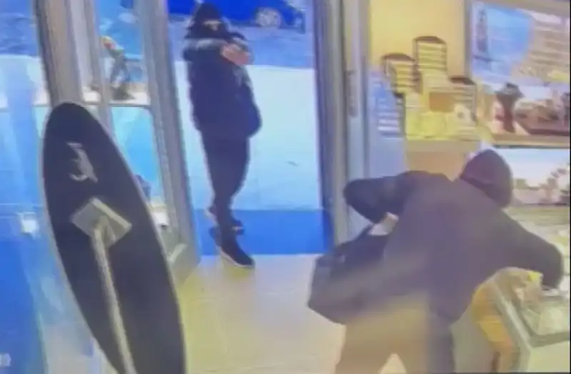 Ümraniye'de Maskeli Soygun Girişimi Paniğe Neden Oldu!