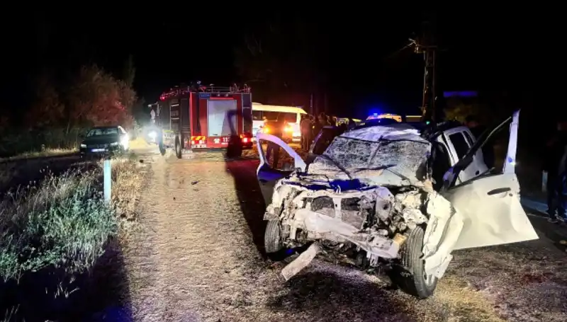 Ciple Traktör Çarpıştı: 5 Kişi Yaralı, Olayın Nedenleri Araştırılıyor