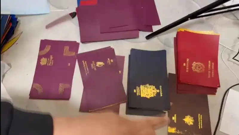 Sahte Pasaport ve Vize İle Suç Şebekesine Büyük Operasyon