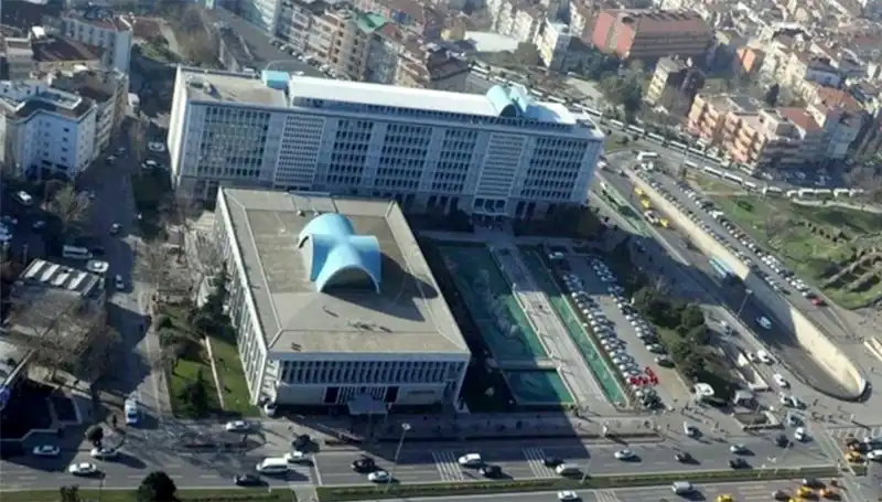 İBB Soruşturmasında "Enderun" WhatsApp Grubu Mesajlarının İncelenmesi