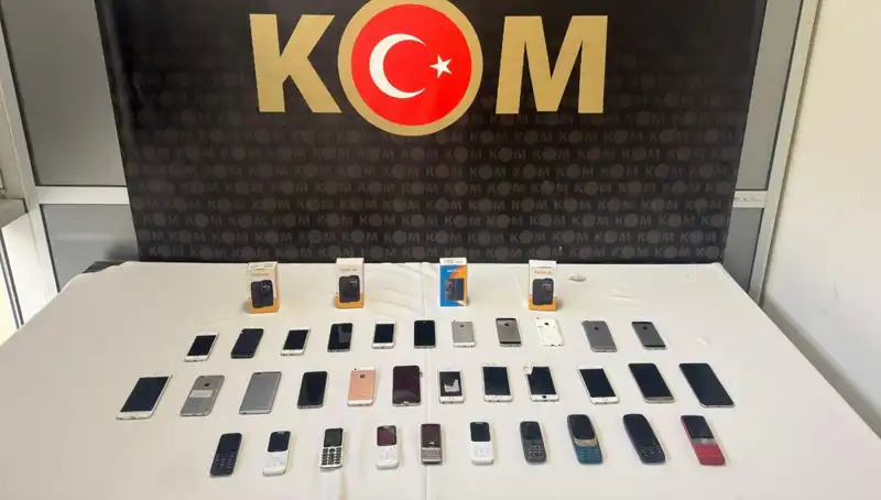 Gümrük Kaçağı Telefon Operasyonu: 37 Cihaz Ele Geçirildi!