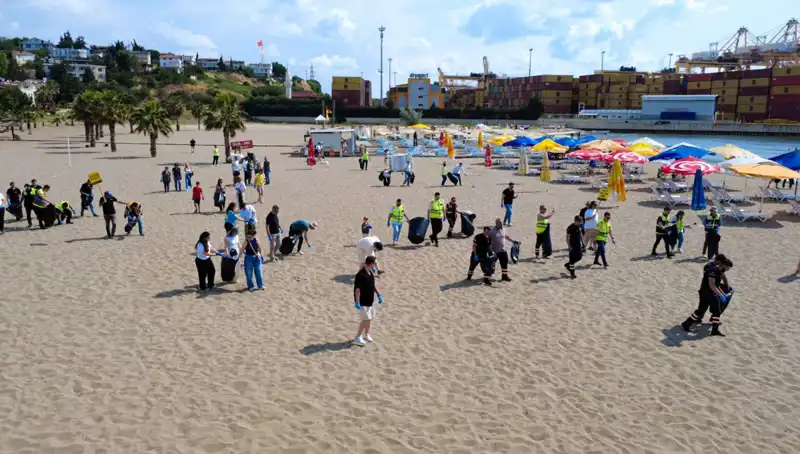 Türkiye Genelinde Plajlarda Çevre Temizliği: Gönüllüler El Ele Verdi