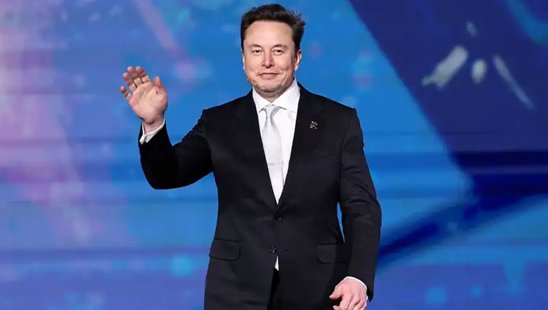 Tesla'nın "Canavarı" Artık Raflarda: Elektrikli Araç Dünyasında Şok Gelişme