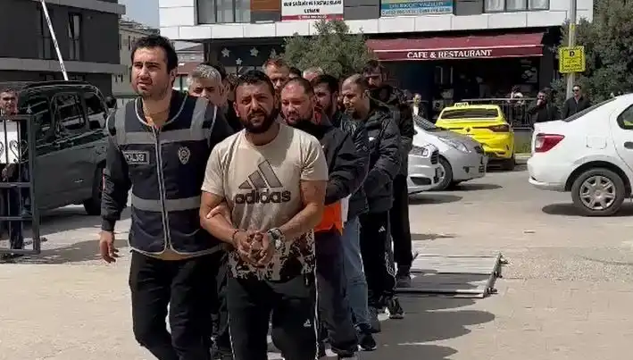 Edirne’de Adaletin Kolları: Yedi Firari Suçlu Eş Zamanlı Operasyonda Yakaladı