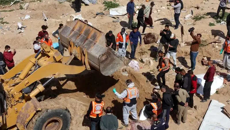 Şifa Hastanesi Avlusunda Skandal: 61 Gömülü Ceset Ortaya Çıktı