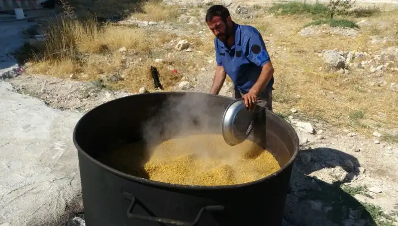 Ağustos'ta Başlayan Geleneğin Heyecanı: Kazanlar Kaynamaya Başladı