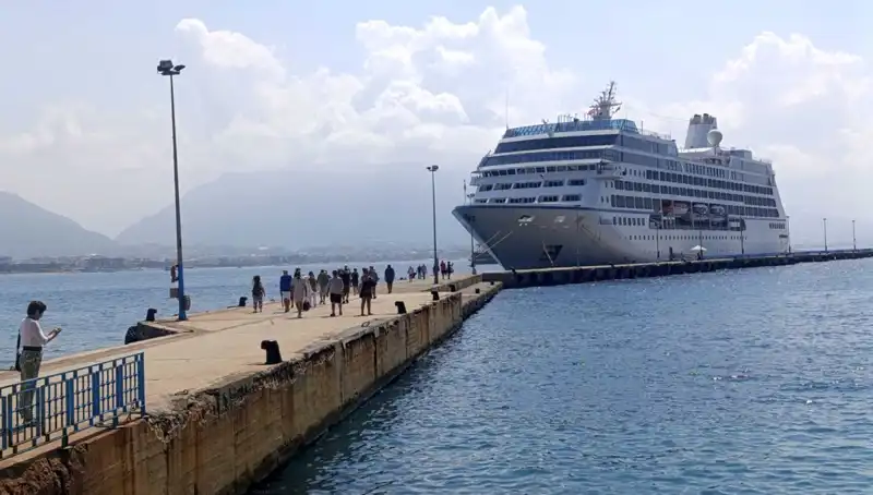 Alanya'da ABD'li Turist Akını: Kruvaziyer Turu Rüzgarı Esti
