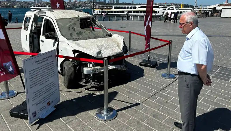 15 Temmuz Darbe Girişiminin İzleri: Tankın Ezdiği Otomobiller Sergileniyor