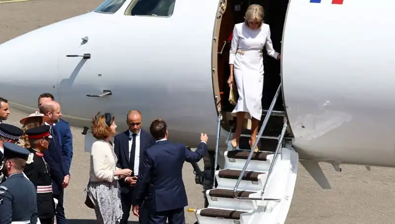Macron Ailesinde Yeni Bir Kriz: Eşi Görmezden Geldi